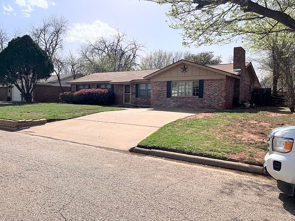 3rd image of 1614 Rosewood Dr