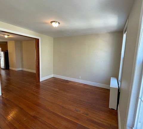3rd image of 3090 41st St #3