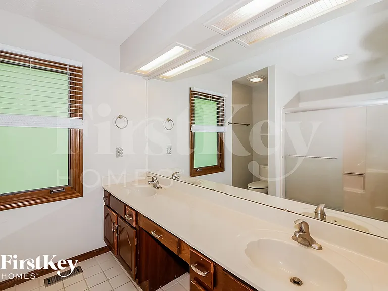 10387 Courageous Dr — Photo 14