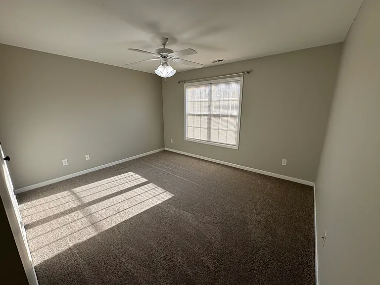 242 Tadcaster Ct — Photo 18