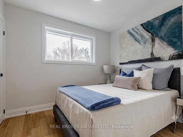 25 Newlin Cres #UPPER — Photo 7