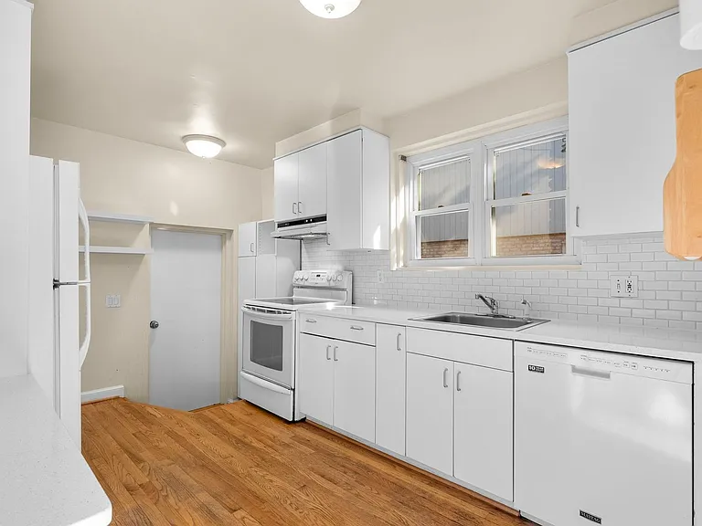 3638 Alton Pl NW — Photo 8