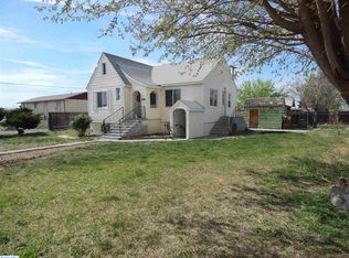 932 S 8th Ave, Pasco, WA 99301