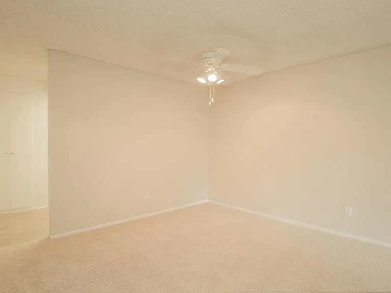 Wateridge Apartment Homes — Photo 40