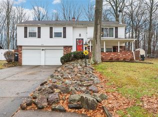 2351 Birch Trace Dr, Youngstown, OH 44515