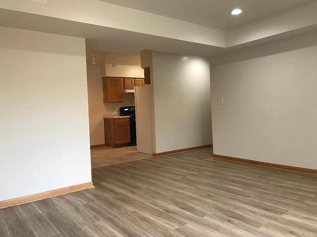President Street Apartments — Photo 4