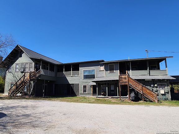 3rd image of 1118 W French Place