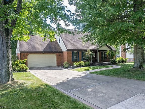 5th image of 235 N Hills Dr