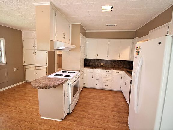 4th image of 512 E Hiram St