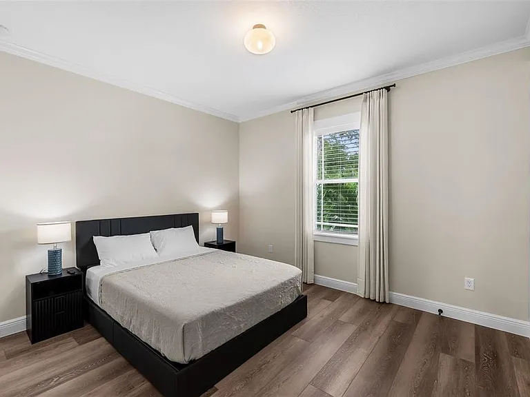 2915 W Bay View Ave — Photo 32