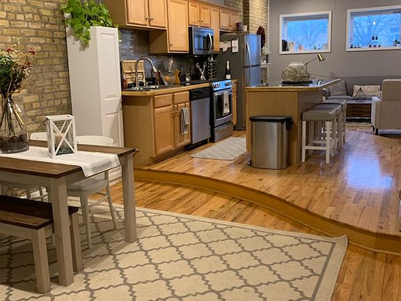 5th image of 533 N Ashland Ave #2