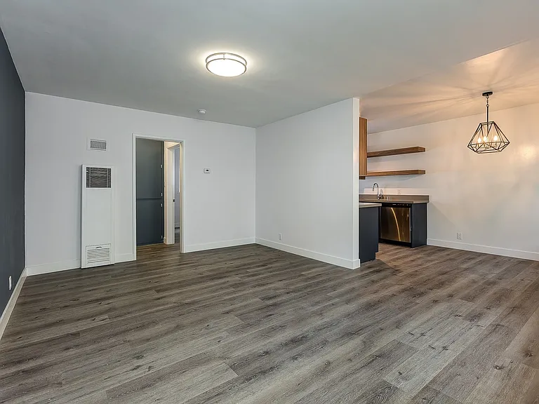Pine Crest Apartments — Photo 25