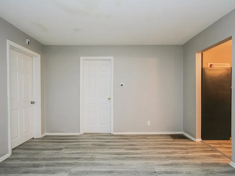 451929_019_living_room_13274176.jpg