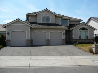 4002 Broadmoor Dr NE, Tacoma, WA 98422