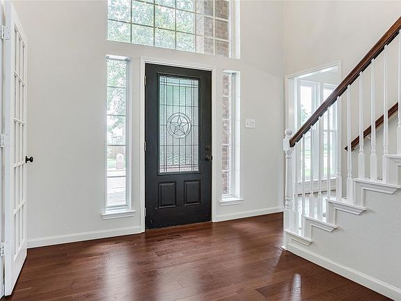 3rd image of 2150 Crestlake Dr