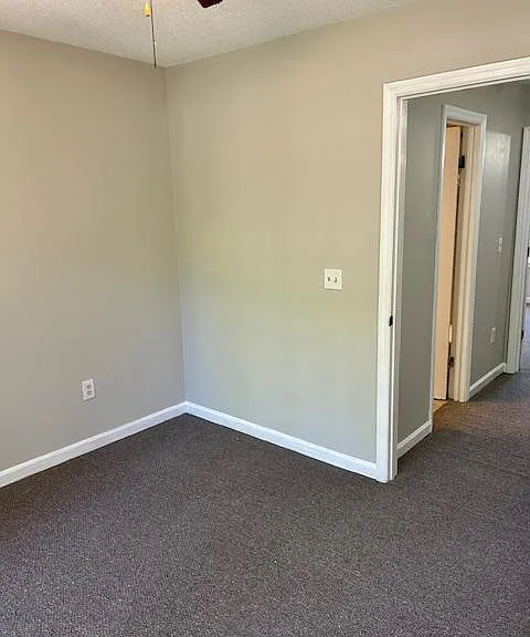 465 Hickory Hill Dr — Photo 10
