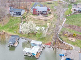 45 Cove Dr, Wirtz, VA 24184