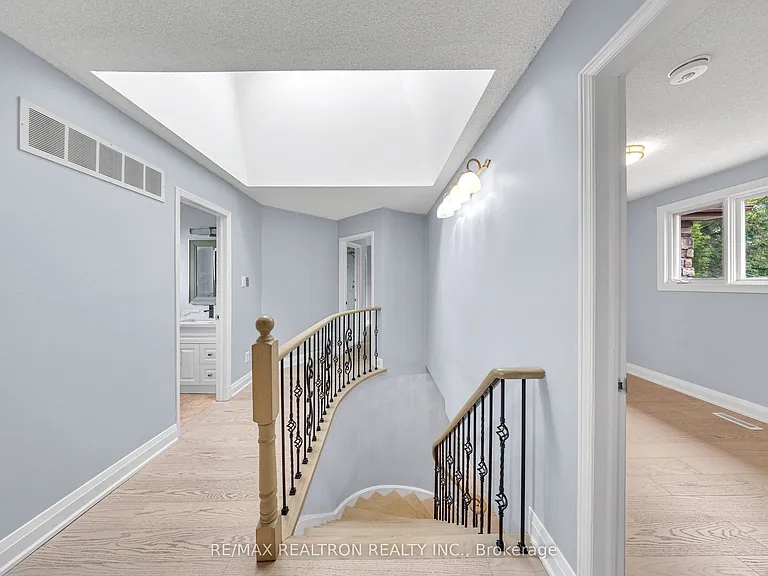 141 Hialeah Cres #UPPER — Photo 21