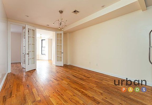 3rd image of 1251 Jefferson Ave #4