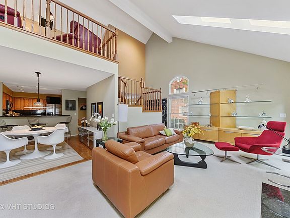 3rd image of 1616 W Ethans Glen Dr