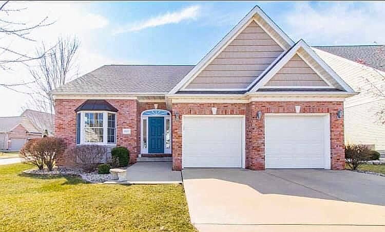 1st image of 1007 W Applewood Ln #35