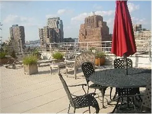 Rented by Douglas Elliman | media 7