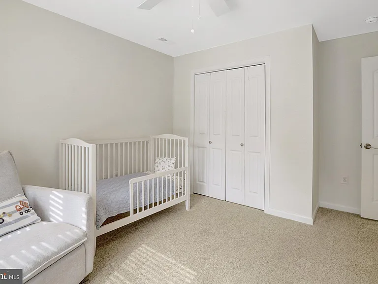2862 Rosemary Ln — Photo 24