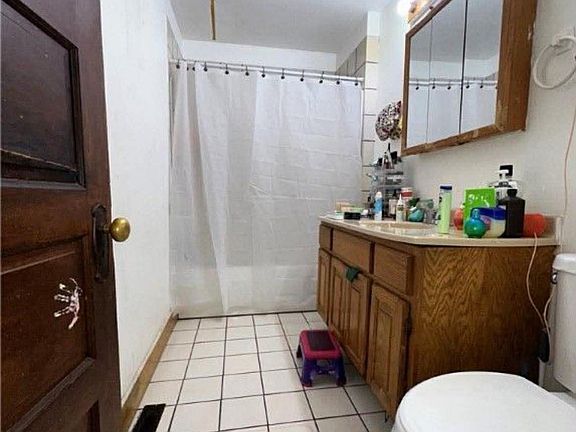 4th image of 343-45 Winton St #1