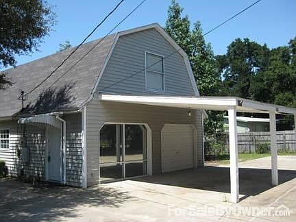 1st image of 910 McFarlan Ave