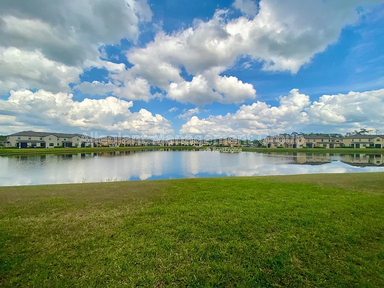 2363 Seven Oaks Dr — Photo 14