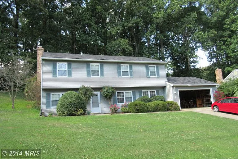 574 Kevins Dr photo 1