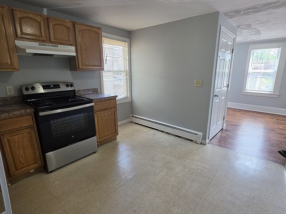 2nd image of 8 Mannz St Floor 2