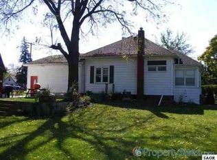789 Johnson St, Owosso, MI 48867