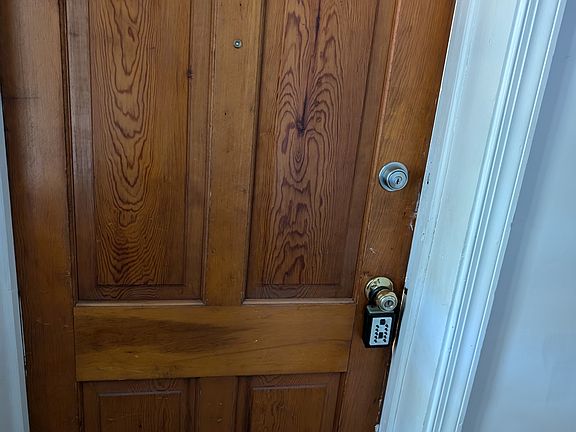 Front door. The combo box will not stay.