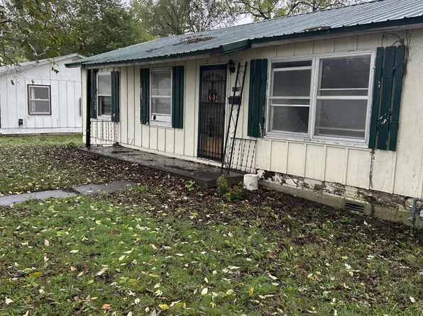 1210 Walnut Street, Carthage, MO 64836