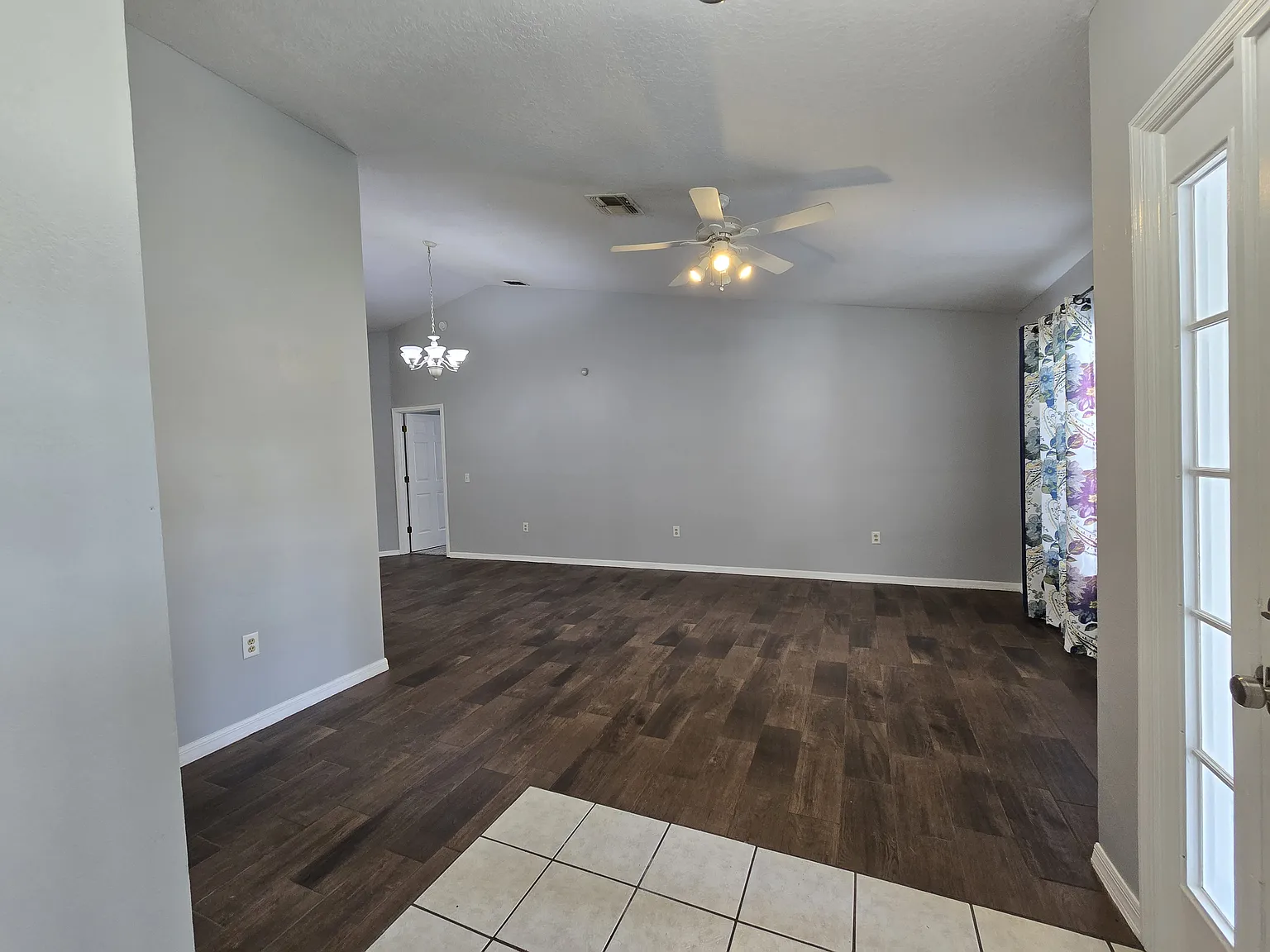 3 bed, 1869 sqft, $2,600 — Photo 3