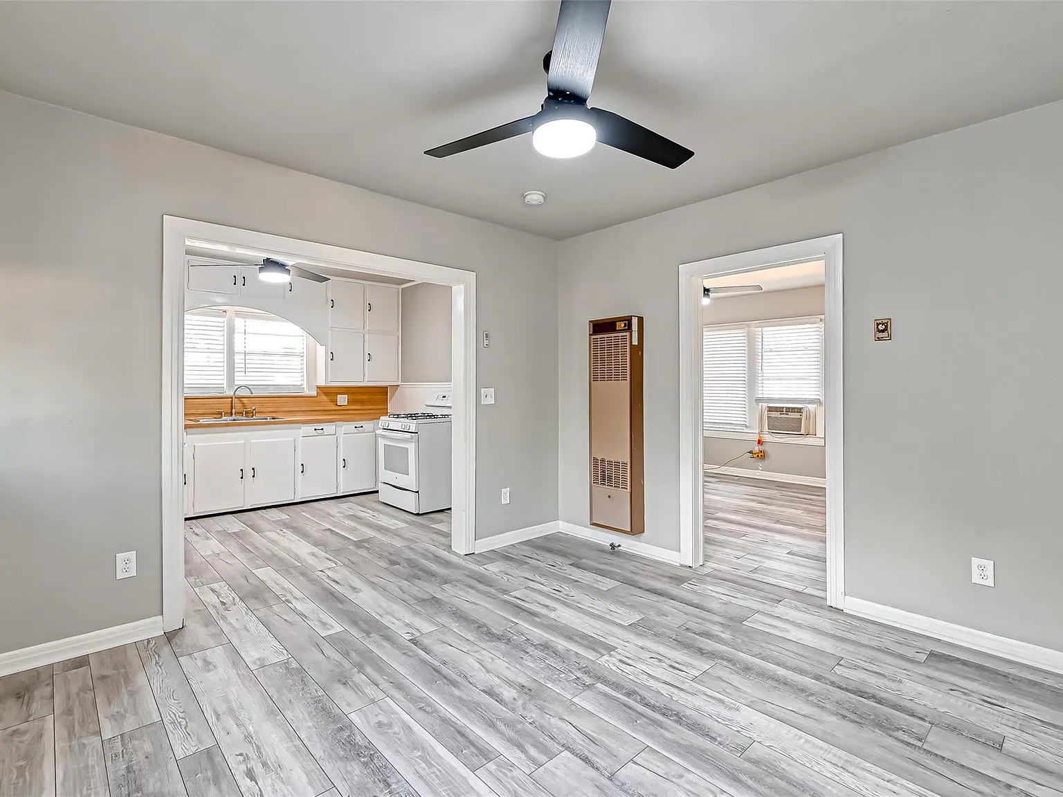 2 bed, 1.0 bath, 974 sqft, $1,500 — Photo 4