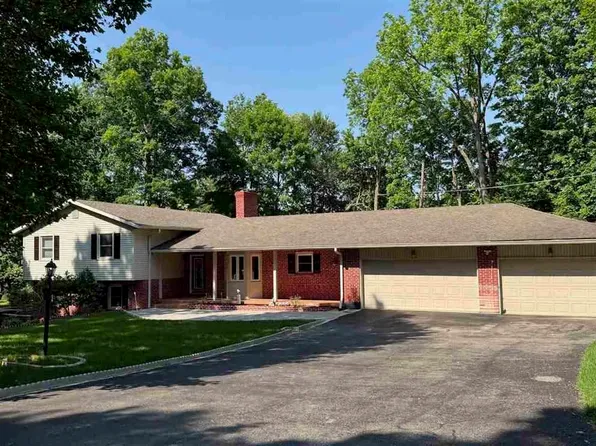 8 Parkway Ln, Richmond, IN 47374