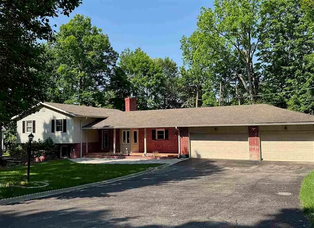 8 Parkway Ln photo 1