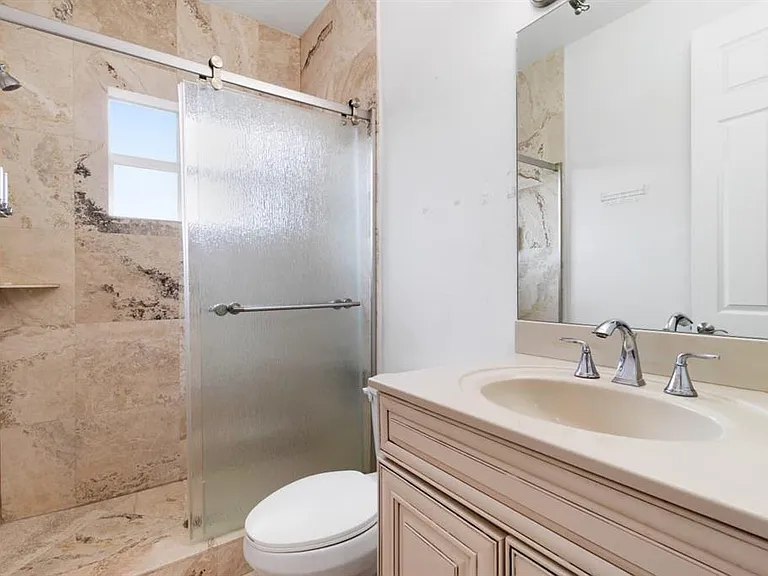 6301 SW 58th Ct — Photo 10