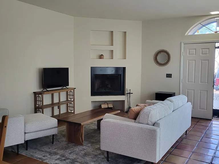 4364 E Old Mill Rd — Photo 3
