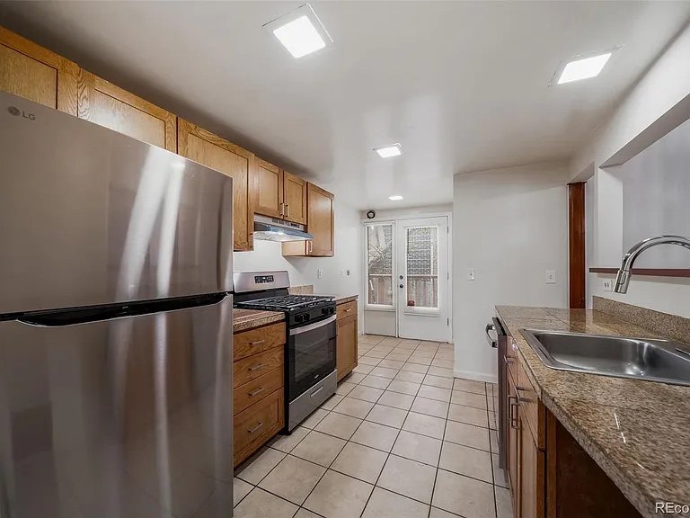 1214 E 10th Ave — Photo 19