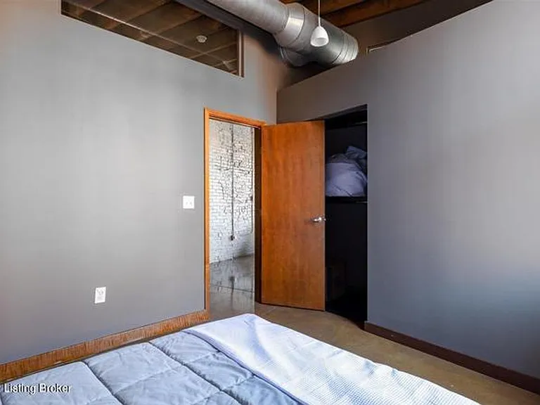 309 E Market St #313 — Photo 22