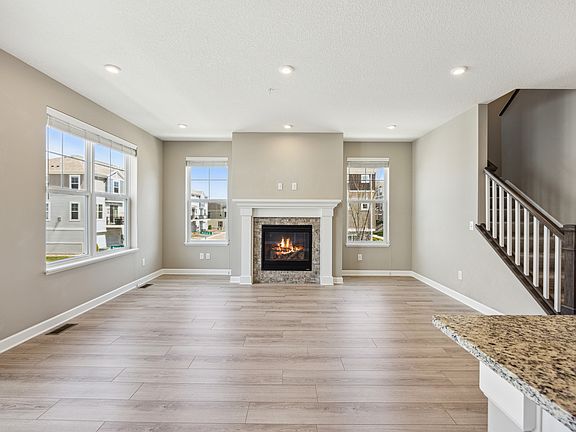 5th image of 792 Roselyn Dr #792