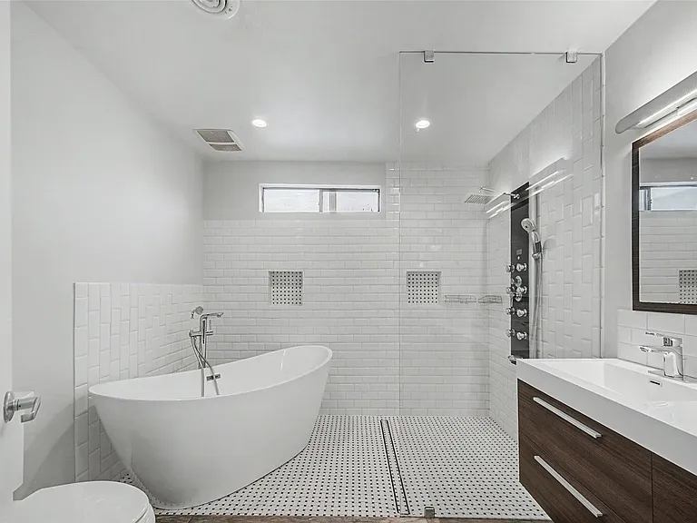 2723 Nottingham St — Photo 23