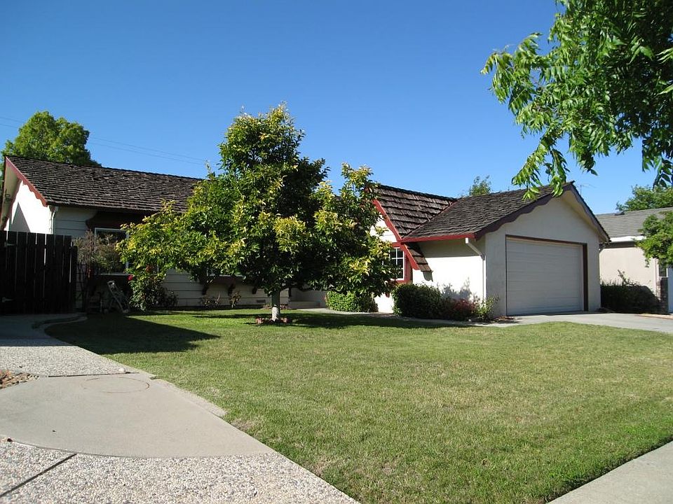 1st image of 7565 Waterford Dr