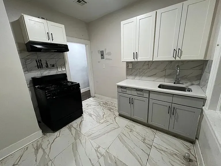 308 Park Ave #B1 — Photo 1