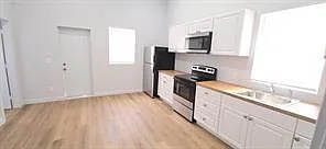 257 SW 12th St #1 — Photo 1