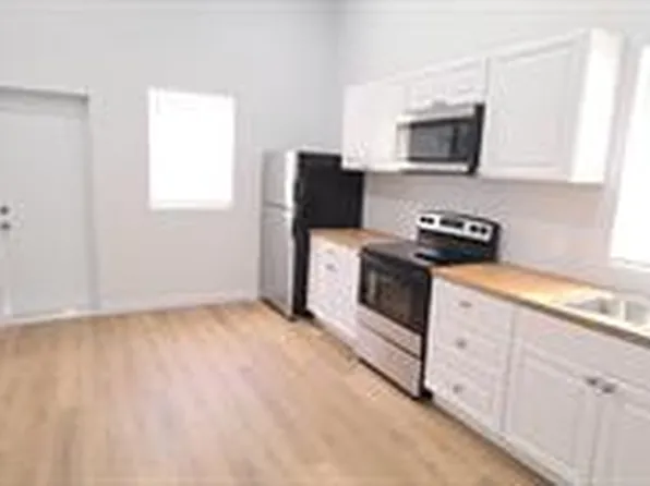 257 SW 12th St #1, Dania, FL 33004