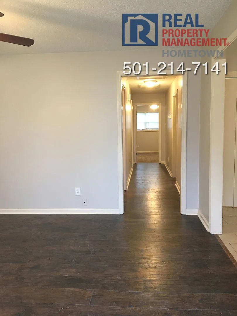 Half Off First Months Rent! 3-Bedroom 2-Bath Home In Downtown Benton! — Photo 2